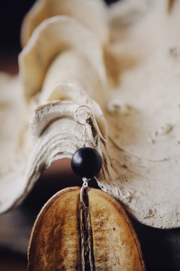 Découvrez la beauté des boucles d'oreille perle de Tahiti